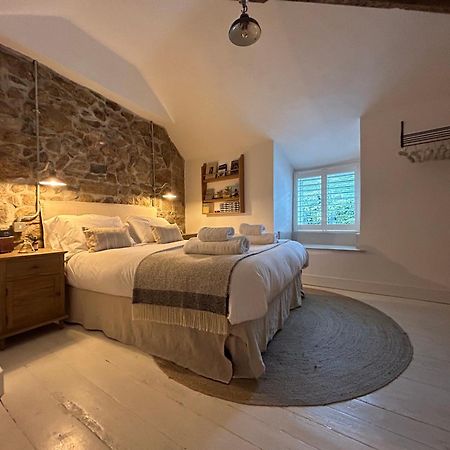 מאוסהול The Old Gallery - Charming Coastal Escape For Two מראה חיצוני תמונה